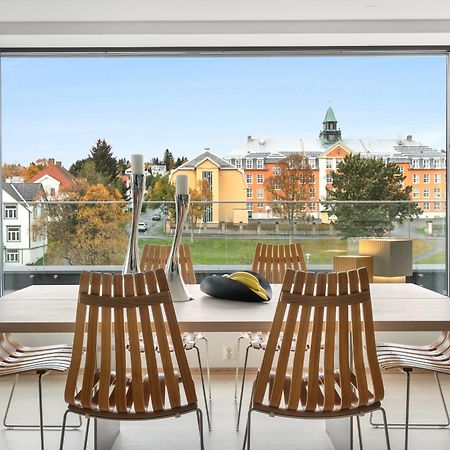 Luxury Apartment Downtown Tromso With 2 Bedrooms And 2 Bathrooms And Parking Exterior photo