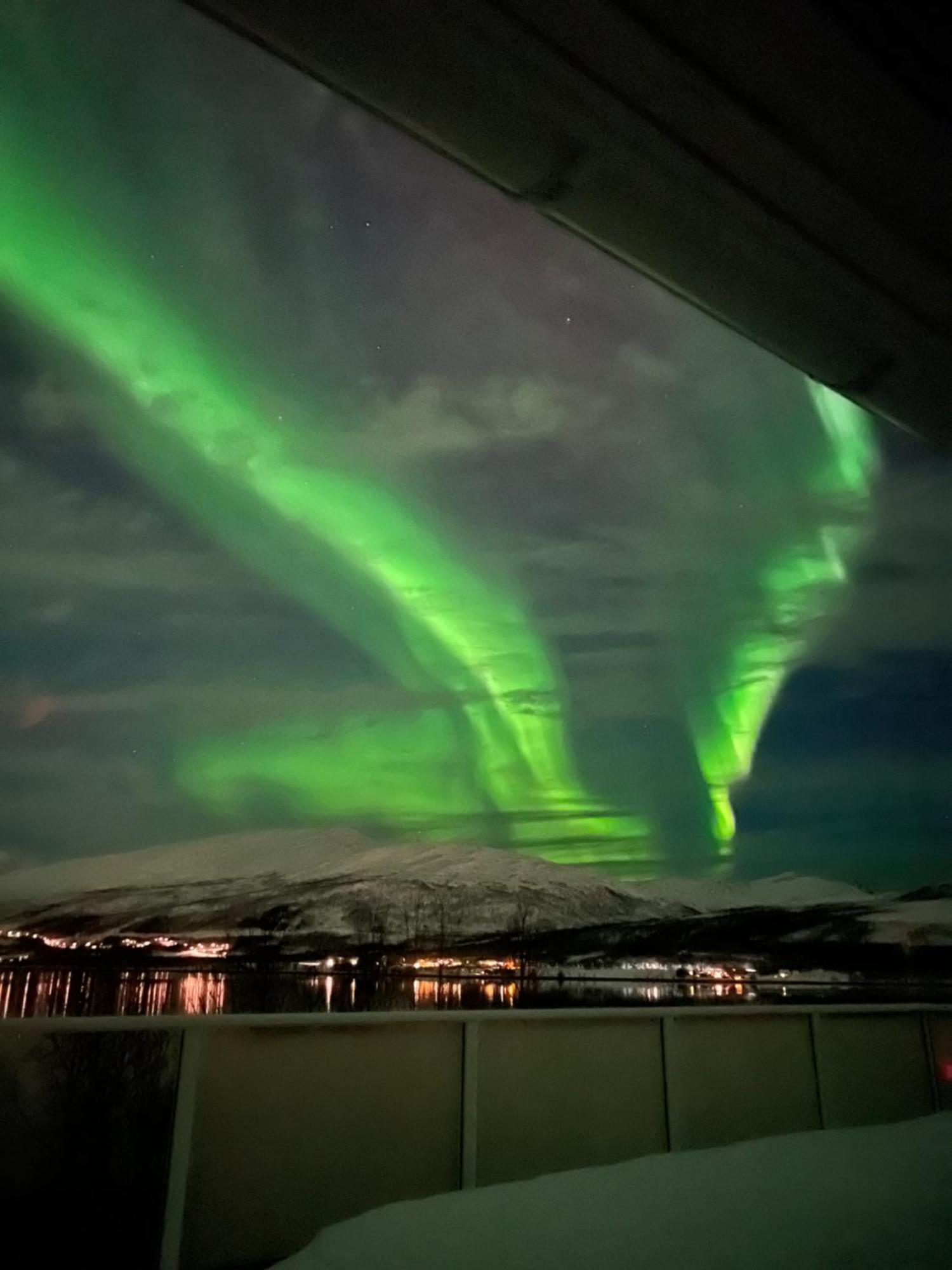 Luxury Apartment Downtown Tromso With 2 Bedrooms And 2 Bathrooms And Parking Exterior photo
