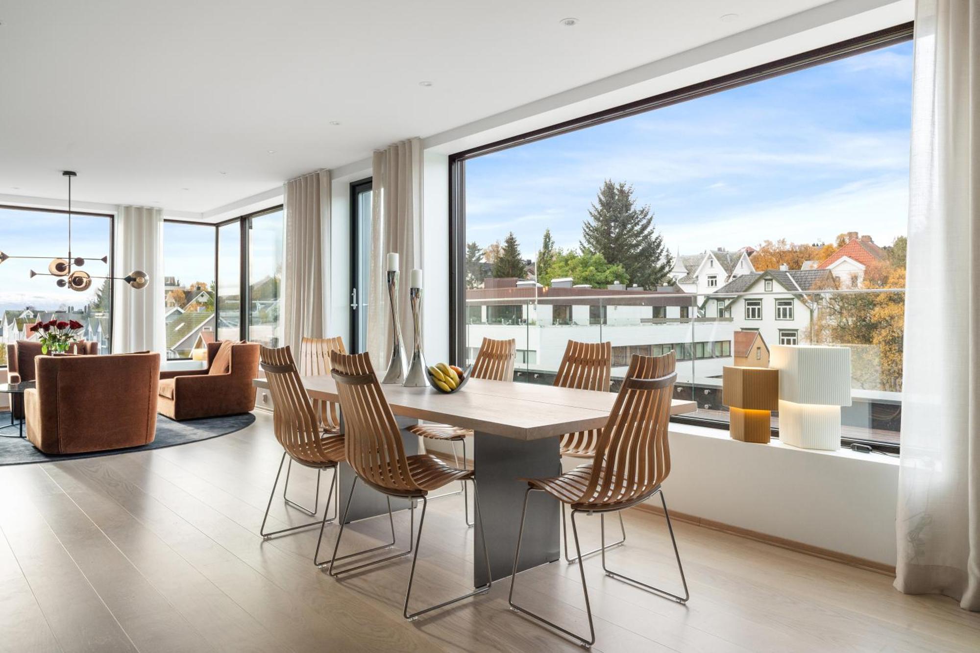 Luxury Apartment Downtown Tromso With 2 Bedrooms And 2 Bathrooms And Parking Exterior photo