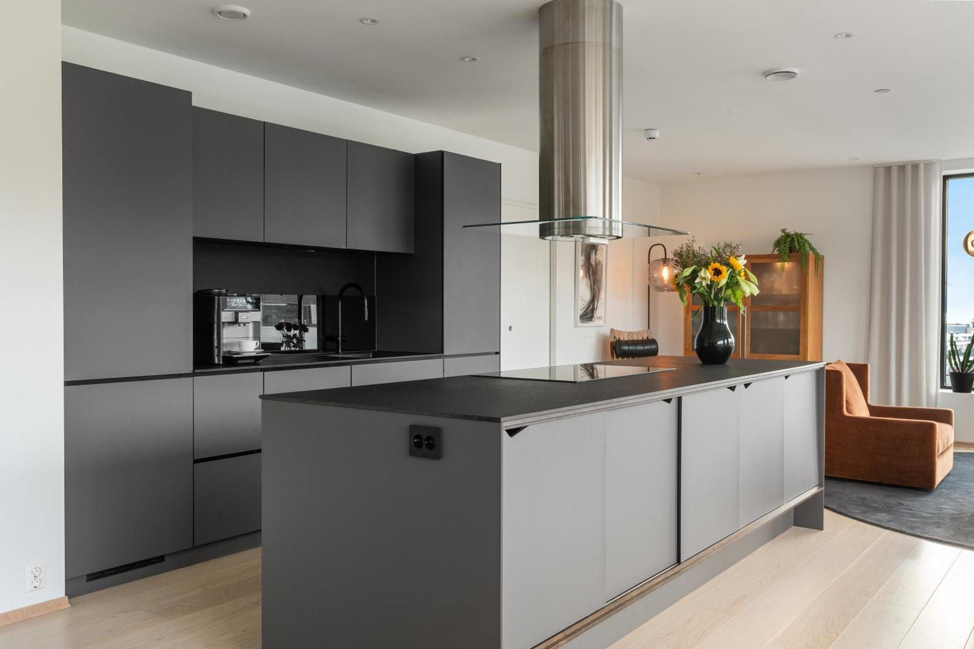 Luxury Apartment Downtown Tromso With 2 Bedrooms And 2 Bathrooms And Parking Exterior photo
