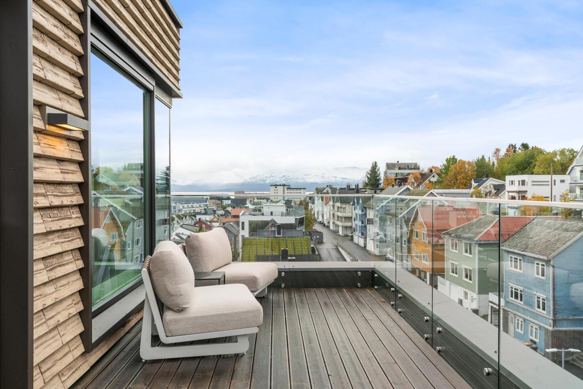 Luxury Apartment Downtown Tromso With 2 Bedrooms And 2 Bathrooms And Parking Exterior photo
